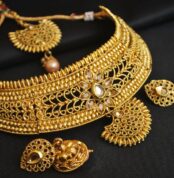 imiation-artificial-finely-designed-real-gold-look-gold-tone-choker-neckace-set-1024x685-1.jpg